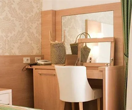 Hotell Michelangelo 3*