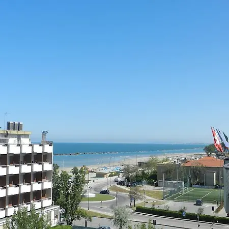 Michelangelo Беллария-Иджеа-Марина